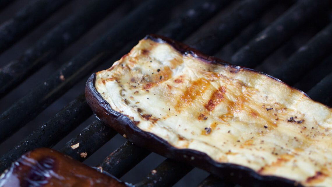 Aubergine grillen op de kamado BBQ: tips & tricks